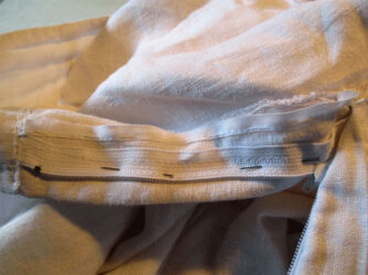 Inzetten nieuwe rits in broek | Kledingreparatie Arnhem